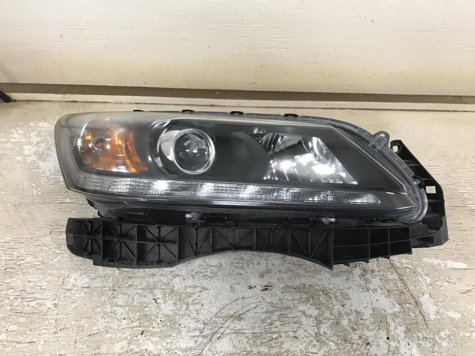 Used Right Headlight Assembly fits: 2013 Honda Accord Sdn EX-L leather 3.5L US m - Image 3 of 4