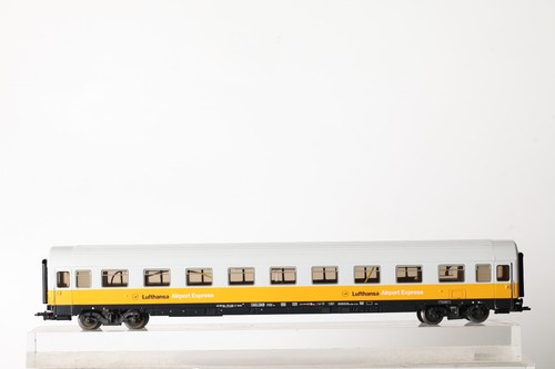 Märklin H0 Lufthansa Airport Express Großraumwagen 60 80 84-95 600-2  (344966) | Zustand: Gebraucht