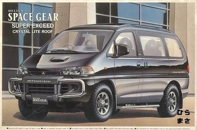 1/24 Mitsubishi Delica Space Gear Super Exceed Crystal Roof Urban 4WD RV14
