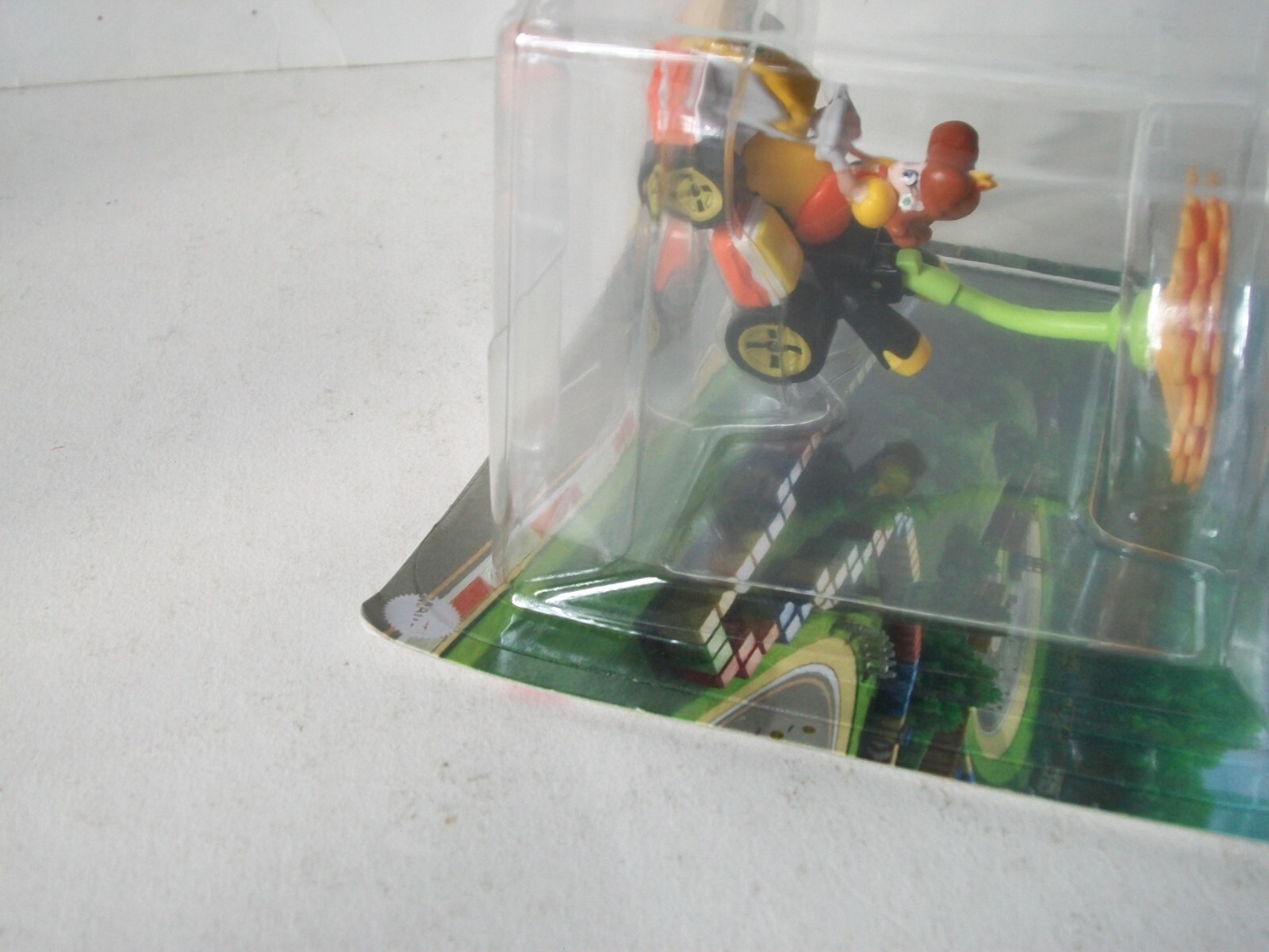 Hot Wheels Mario Kart Princess Daisy Glider New Flower Diecast Car