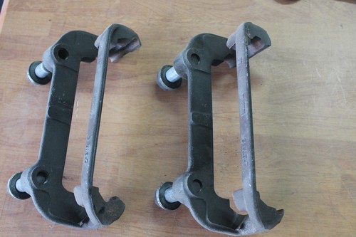 1988-1996 Corvette C4 Front Brake Calipers Brackets, L&R with Factory Bolts - Picture 4 of 4