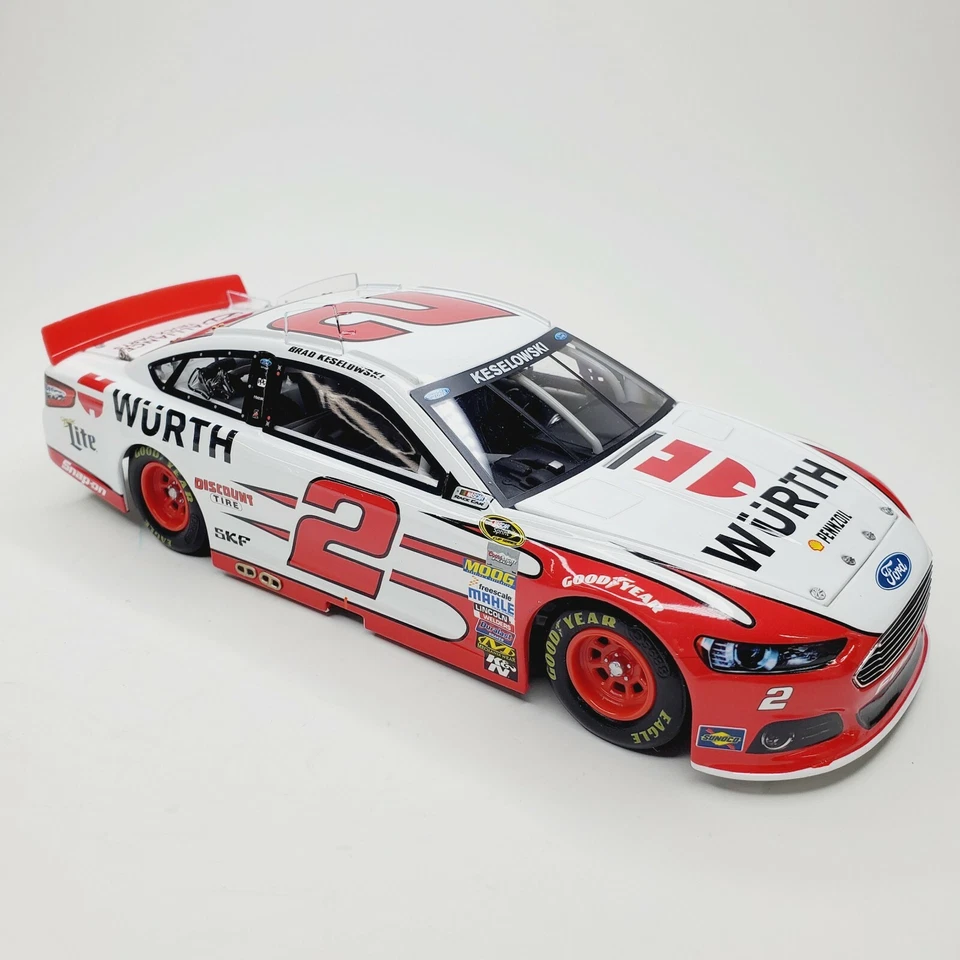 Coche modelo fundido a presión Lionel NASCAR Brad Keselowski #2 Ford Fusion 1/24 EXCELENTE Foto 2 de 4
