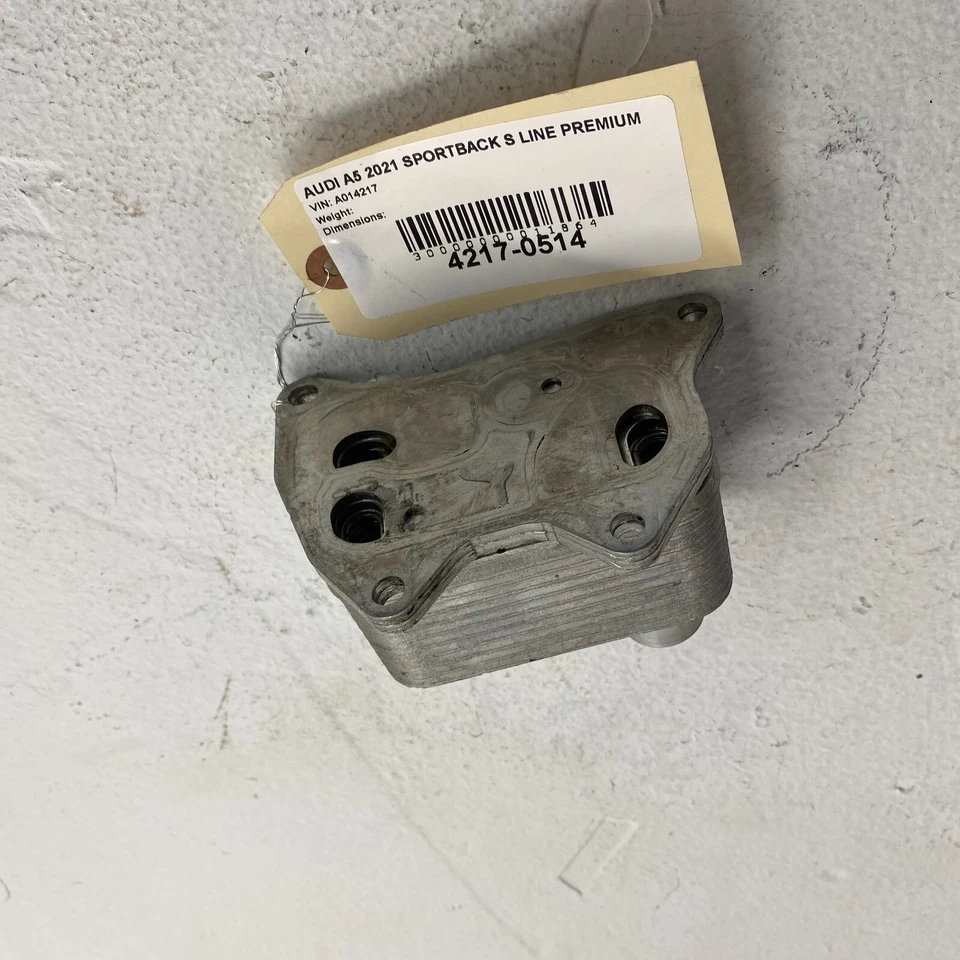 Enfriador de aceite de motor Audi A5 Sportback Quattro Allroad A3 S3 2021-2023 OEM 1 PIEZA Foto 4 de 4