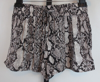 Express Snakeskin Pull On Shorts Womens Size Small Elastic Waist Rayon Pleated
