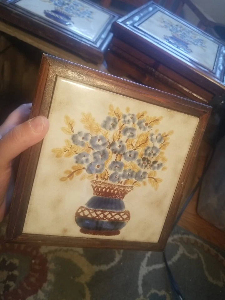 ВИНТАЖНЫЙ ЦВЕТОЧНЫЙ ДЕРЕВА И ПЛИТКИ 3 ИЗДЕЛИЯ КОМПЛЕКТ HOT ПЛАСТИНА, САЛФЕТКИ ДЕРЖАТЕЛЬ И КОРОБКА ИТАЛИИ 1980 - Изображение 2 из 4