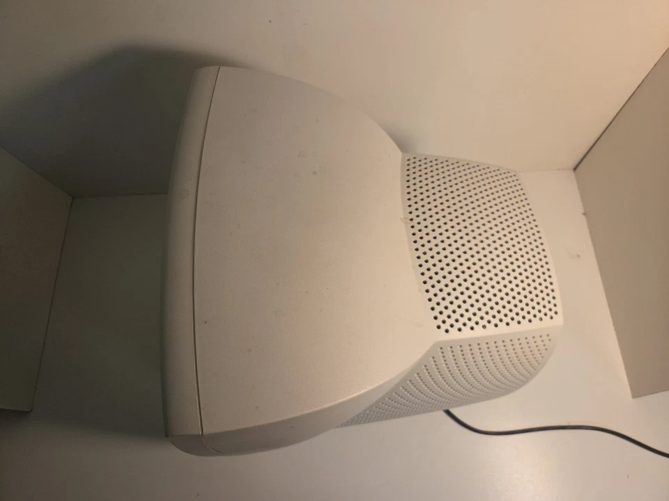 Gateway EV700 17" CrystalScan CRT Computer Monitor Retro Gaming - Image 3 of 4