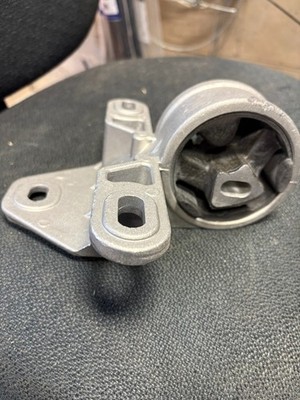 2829 Engine mount 1994 -2002 Dodge Ram - like new - G1