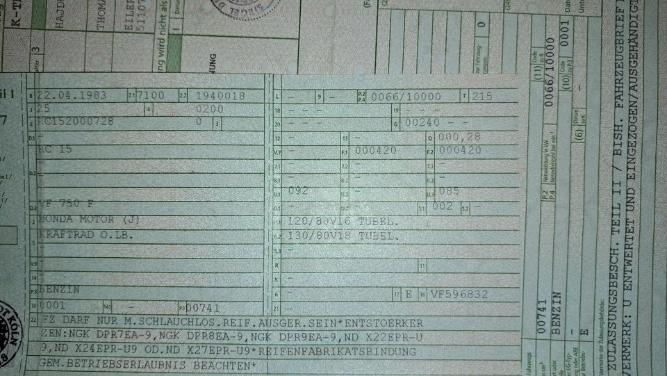 Honda VF1000R RC15  Fahrzeugbrief, Schein und Typenschild Erstz. 04.83 - Bild 3 von 3