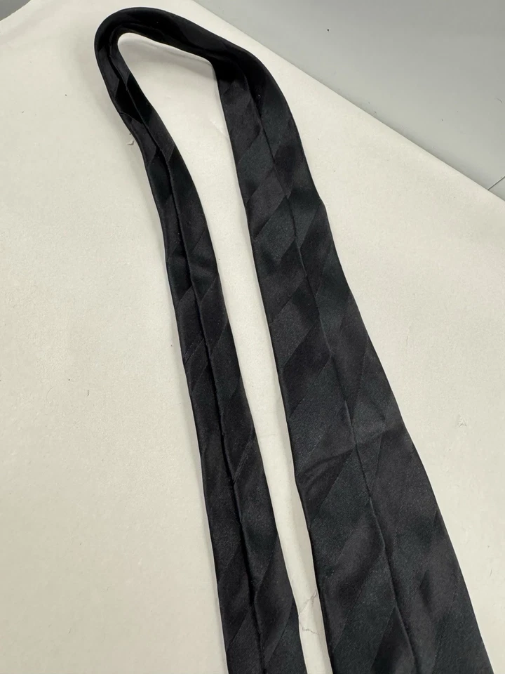 Vintage Brioni 100% Silk Black Tie Hand Made in Italy - Image 4 of 4