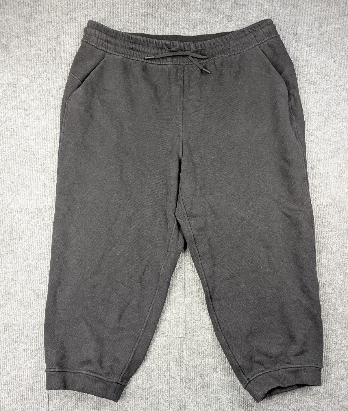 Lululemon Loungeful Crop Joggers Womens 16 Black High Rise Fleece Athleisure Gym