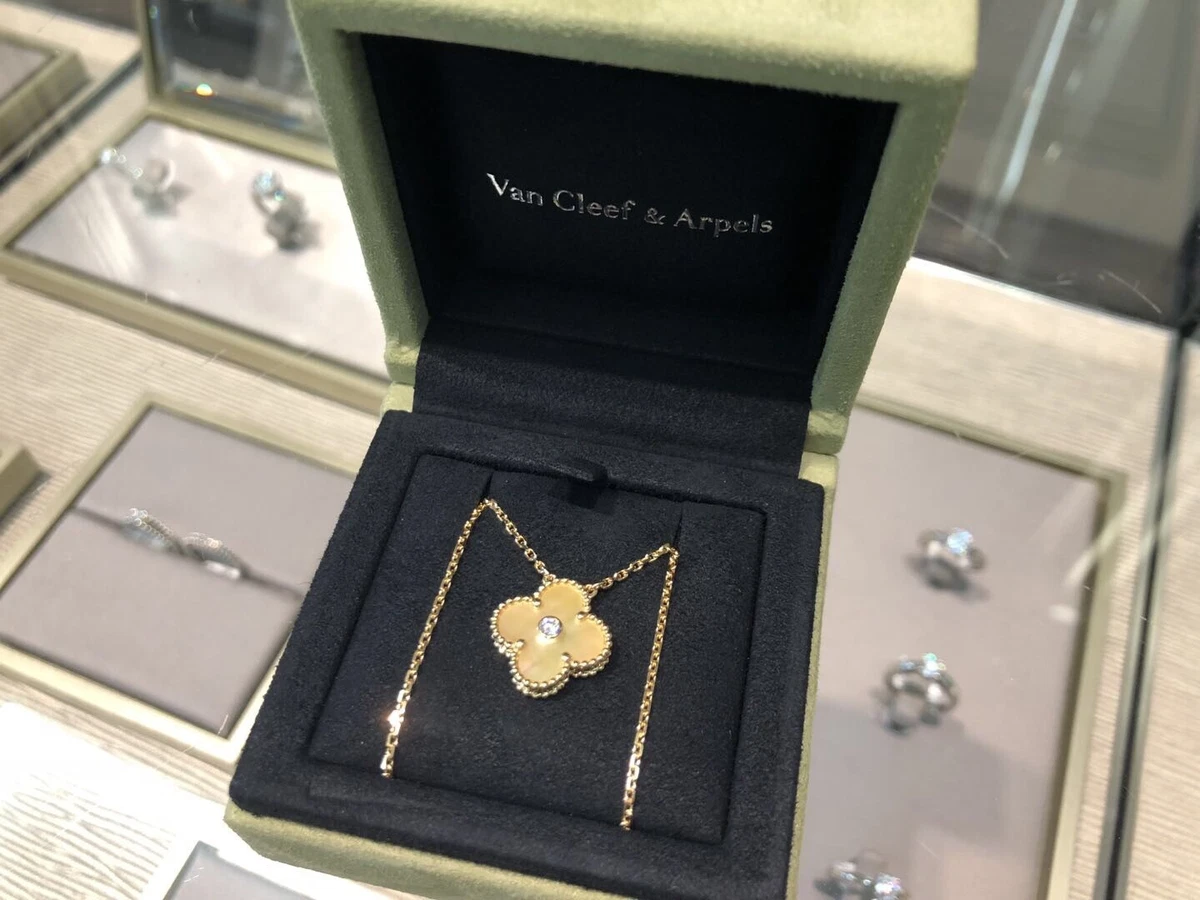 Limited Ed. Van Cleef & Arpels Alhambra Pendant Gold Mother of Pearl Diamond