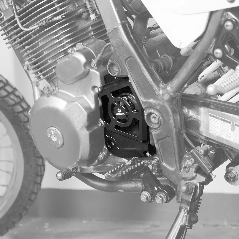 CNC Front Sprocket Cover Chain Guard Protector for Suzuki DR650S/SE 1996-2024 - Image 3 of 4