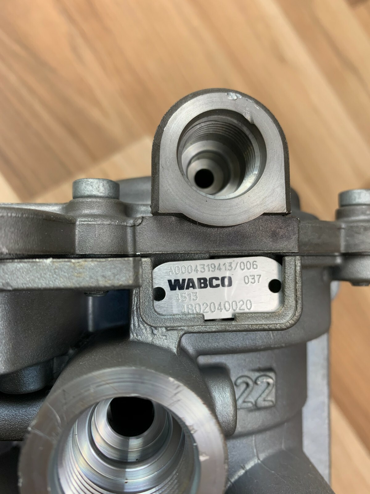 Mercedes Original Wabco Brake Valve Pendantƒ Â Pendant A0004319413 