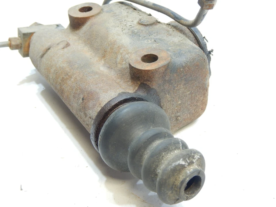 Cilindro maestro de freno Kaiser Frazer Manhattan 226 1946-1951 Foto 2 de 4