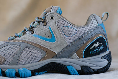 PACIFIC TRAIL LAWSON Hiking shoes for women, NEW & AUTHENTIC, US size 9.5