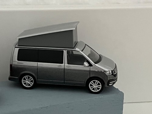 Herpa VW T6.1 California Ocean 2-farbig metallic rot/silber Sondermodell - Bild 4 von 4