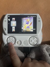 Sony PSP Go PSP-N1001 White 6870MB Wi-Fi Handheld Console *see description* SALE