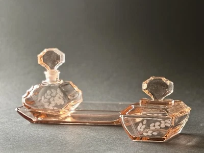 Art Deco Frisiertisch Garnitur Glas Set Toilettentisch Flakon KristallRosa 30er - Bild 1 von 4
