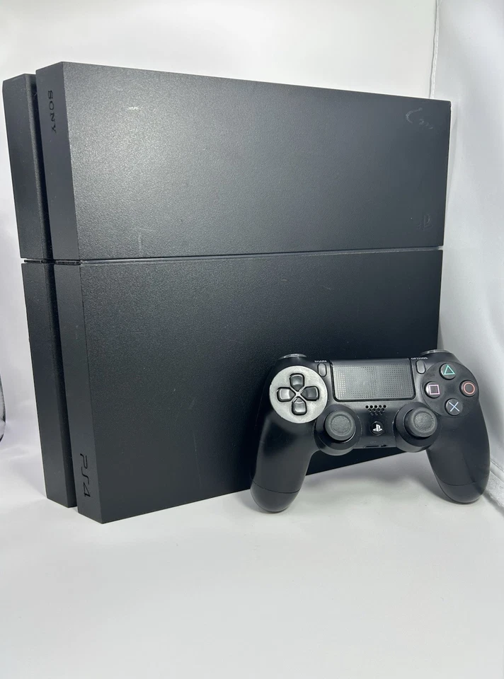 Sony PlayStation 4, foto 1 di 4