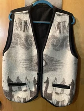 tagless WOOL sleeveless vest LLAMA design 2 pockets loop button closure vintage