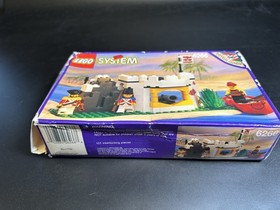 LEGO 6266 Pirates Cannon Cove Guards Complete Set with Instructions & Box