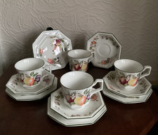 Vintage Johnson Brothers frisches Obst Tassen, Untertassen, Beilagenteller Trio Sets x 4. 