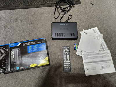 RCA DTA800B DTV Digital TV Convertor Box With Remote Control & Batteries & Cable
