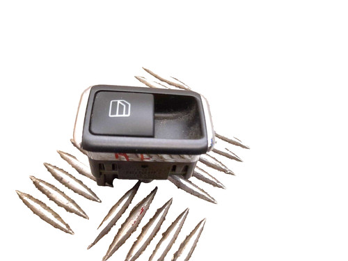 Mercedes W204 C180 Schalter Fensterheber vorne Hinten A2048707358 Stückpreis