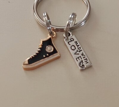 Wunderschöne schwarze Converse Baseball Boot Schlüsselanhänger Bagcharm nützliches kleines Geschenk  ️ 