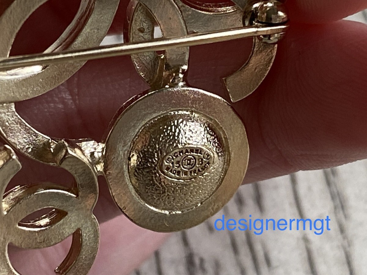 NIB 100%AUTH Chanel 15B Large Infinity Pearl and Crystal CC Logo