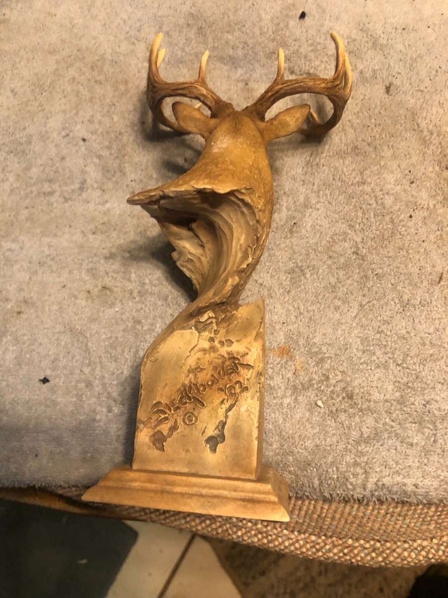 2003 Mill Creek Studios The Lookout Deer Sculpture MCSI 38430