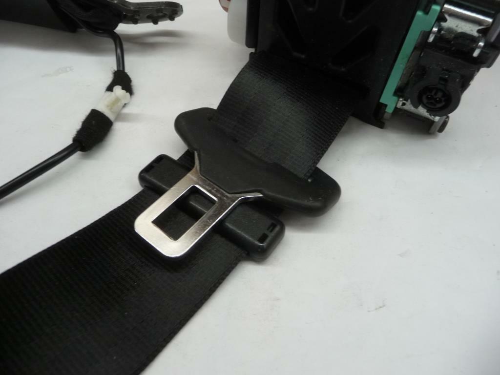 2014-2015 Audi R8 Front Left Driver Seat Belt 427857705E OEM A1