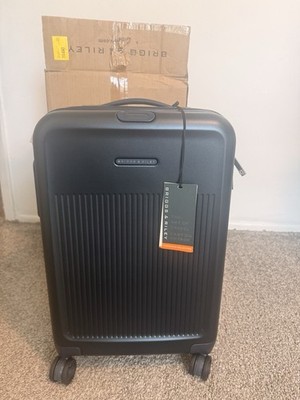 Briggs & Riley Sympatico Essential Carry-On Expandable Spinner 22  Navy