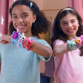 Fingerlings PINKIES Surprise Collectible Pet Plus Bonus Mini Bestie-Lot of 2-NEW