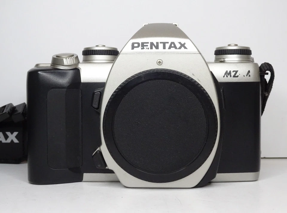 PENTAX MZ-M 35mm SLR Film Camera Kit, 3x Lenses & Flash - Image 4 of 4