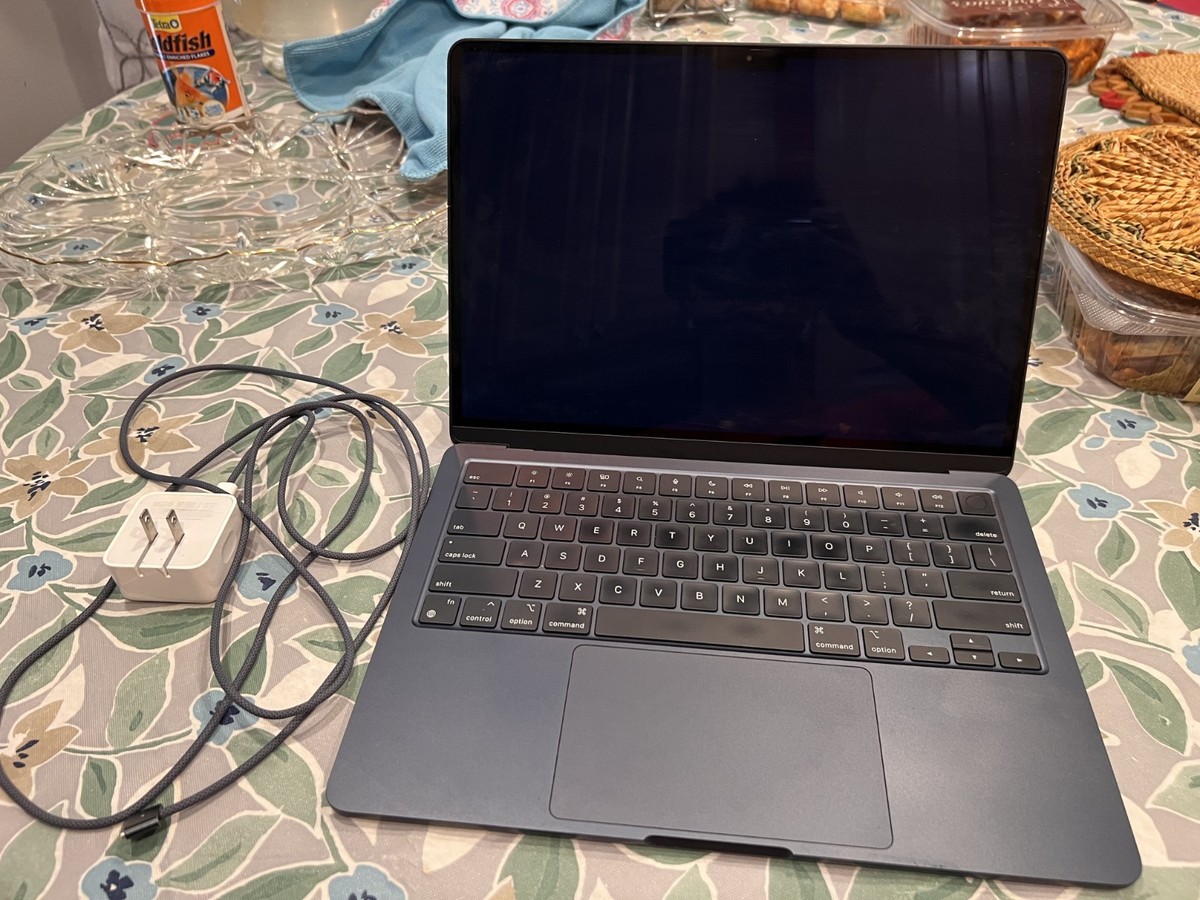 Apple MacBook Air 13.6