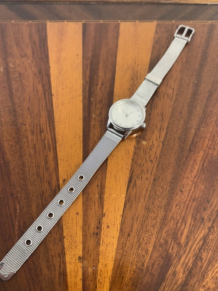 H&M Women's Fashion Watch Minimalist Silver Tone 24mm New Battery - Image 2 of 4