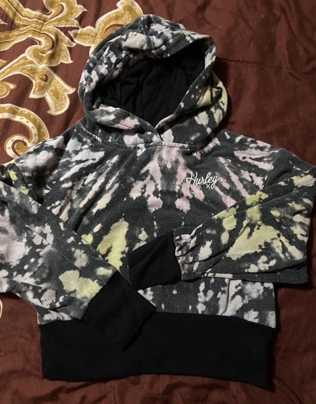 $5 Start Bid— Girl Sportswear Fit Brand Logo Training Hoodie, size 6