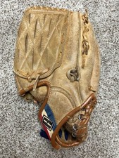 Vintage Regent 5210 Baseball / Soft Ball Right Handed Leather Glove Mlb