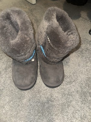 Tyie Malibu Gray Sheepskin Boots with Beaded Accents - Women s Size 7-8. New