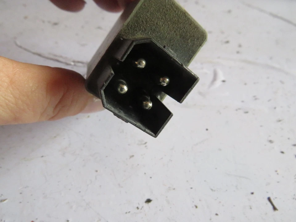 Relé de arranque 94 VOLVO 960 3544322 Foto 2 de 4