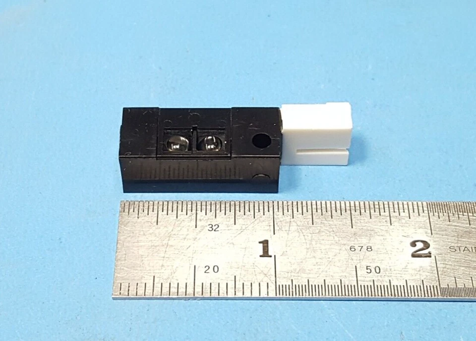 Diffuse Photoelectric Sensor, GP2A22, Sharp , 9 to 15 mm, 0.40V, Rectangular - Image 2 of 4