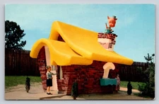 The Three Pigs House Enchanted Forest  Ellicott City Maryland P848