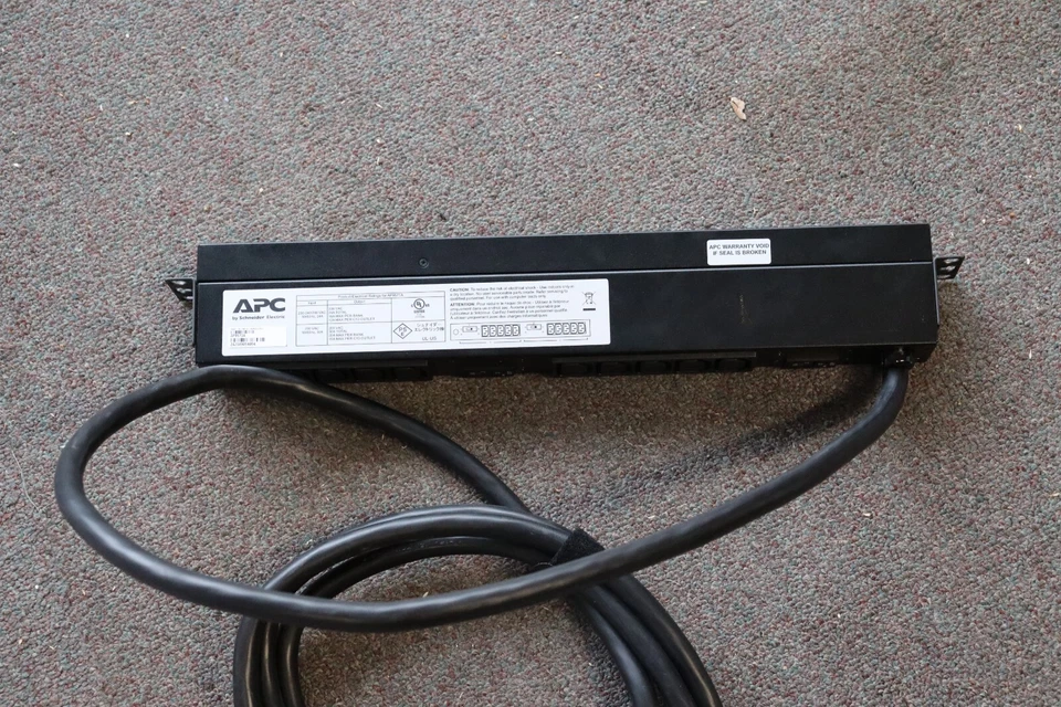 APC Basic Rack PDU - 2 Groups of 5 Outlets With On Off Switches - Image 2 of 2