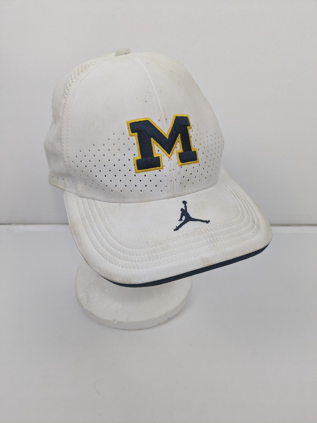 Jordan Drifit Michigan Wolverines White Fitted Hat Size Small eBay