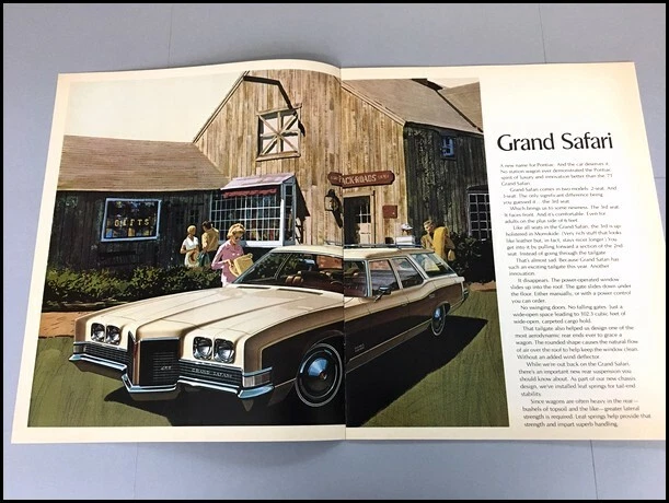 1971 Pontiac Station Wagon Brochure Catalog - Bonneville SafarI Catalina LeMans Foto 3 de 4