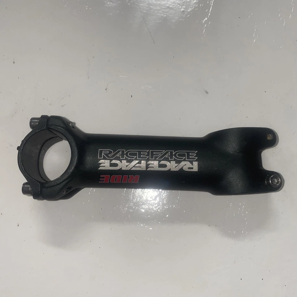 Vástago de bicicleta RaceFace Ride 120 mm +/- 6 grados 1 1/8” 31,8 mm negro sin rosca + pernos Foto 4 de 4