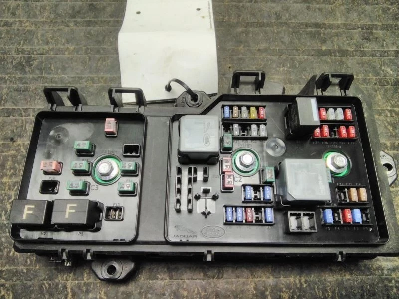 Land Rover Discovery Sport  2022 Fuse Box Engine 1522066 Foto 2 de 4
