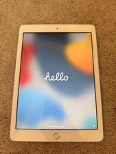 Apple iPad 6th Generation A1893 32 GB, Wi-Fi, 9.7 in - Silver
