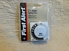 First Alert 24 Hour Lighting Timer Easy To Set  And Use TM220 NEW